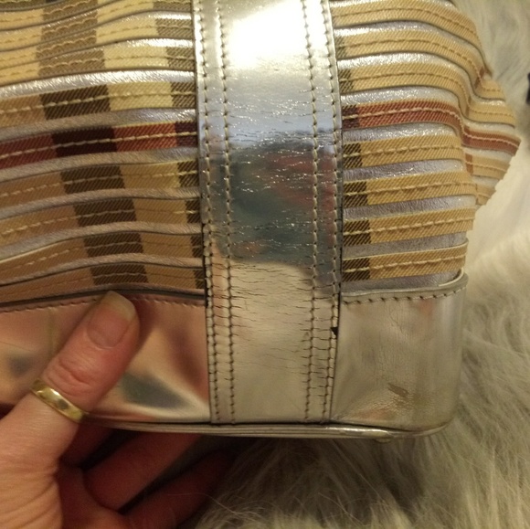 Authentic Burberry London Purse - Picture 5 of 8